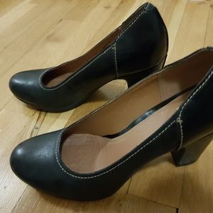 Clarks Artisan Black High Heels, Size 8 US